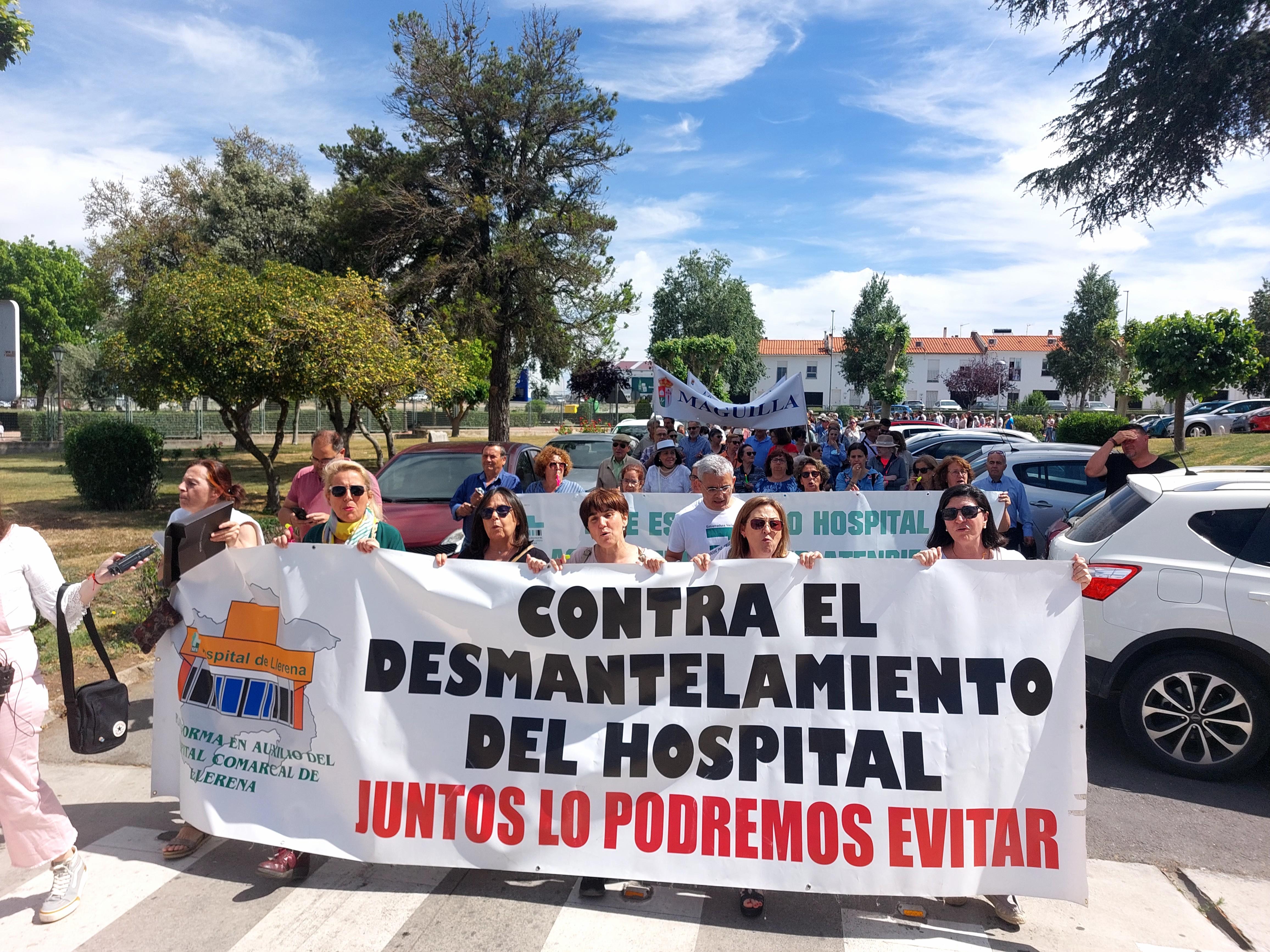 Las mejores imágenes de la marcha por el Hospital de Llerena