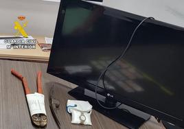 Herramientas utuilizadas por los detenidos y algunos objetos recuperados.