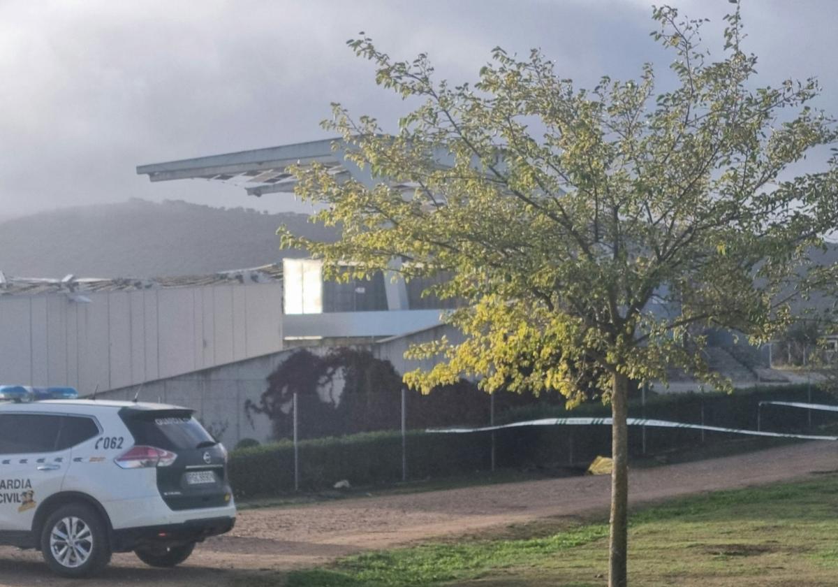 El cadáver de la mujer calcinada fue descubierto poco después de las siete de la mañana de este viernes.