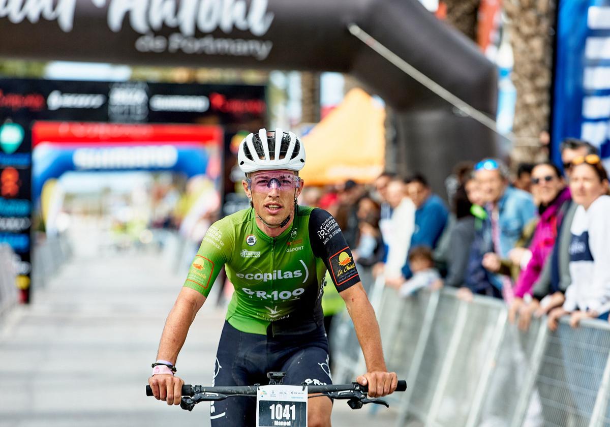 Manu Cordero vence en la Vuelta a Ibiza