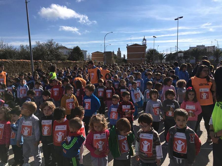 La comunidad educativa de La Granada recauda 1.837 euros en su II Carrera Solidaria
