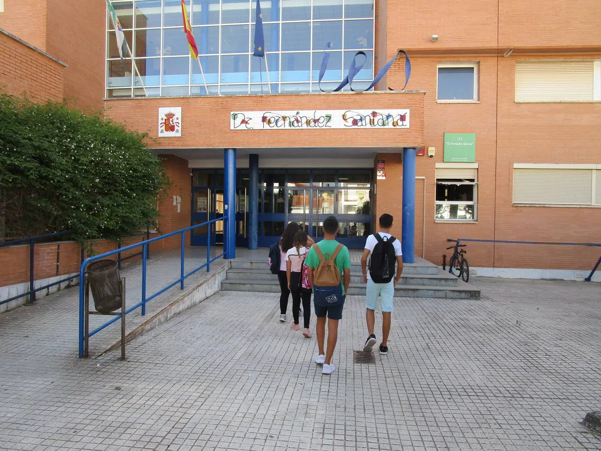 Entrada del instituto Ezequiel Fernández Santana 