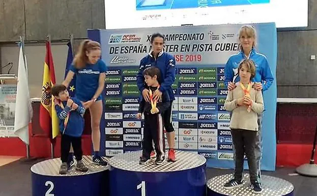 Laura en el podium de un campeonato de España. Bravo 