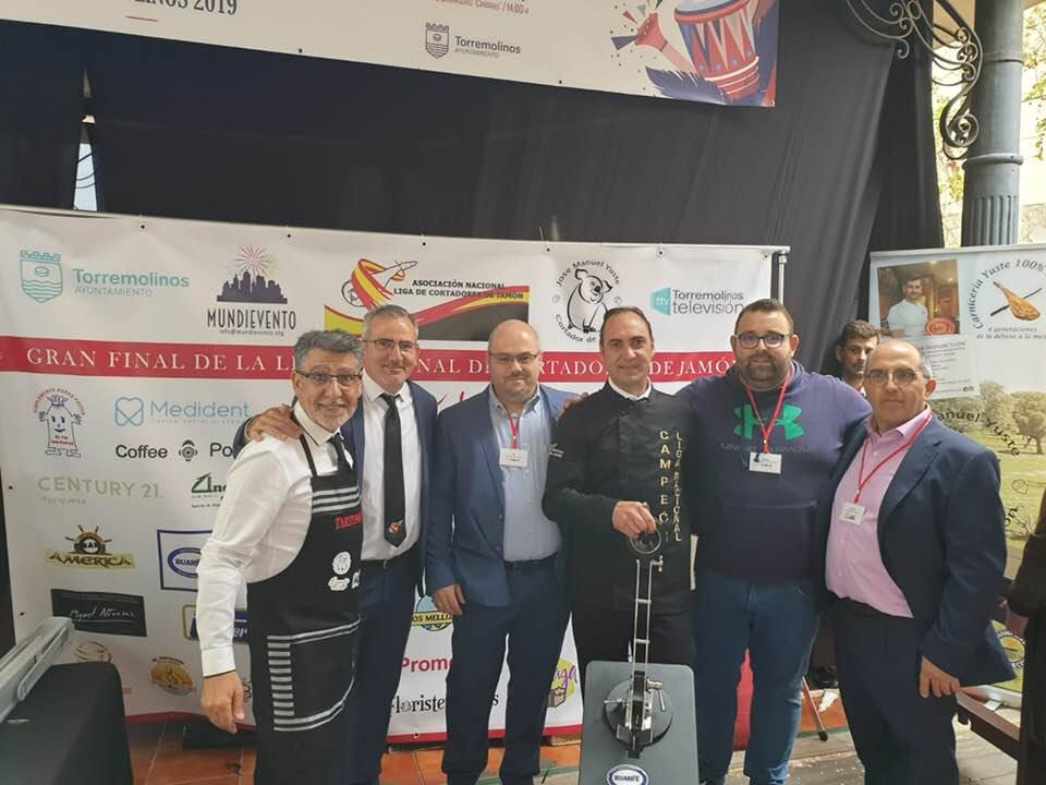 Antonio recogiendo su premio 