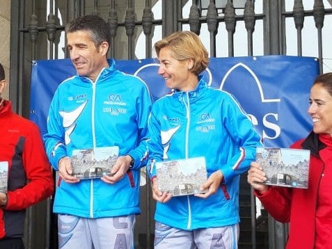 Narci y Sara orgullosos de ser los primeros en la media de Cáceres por relevos