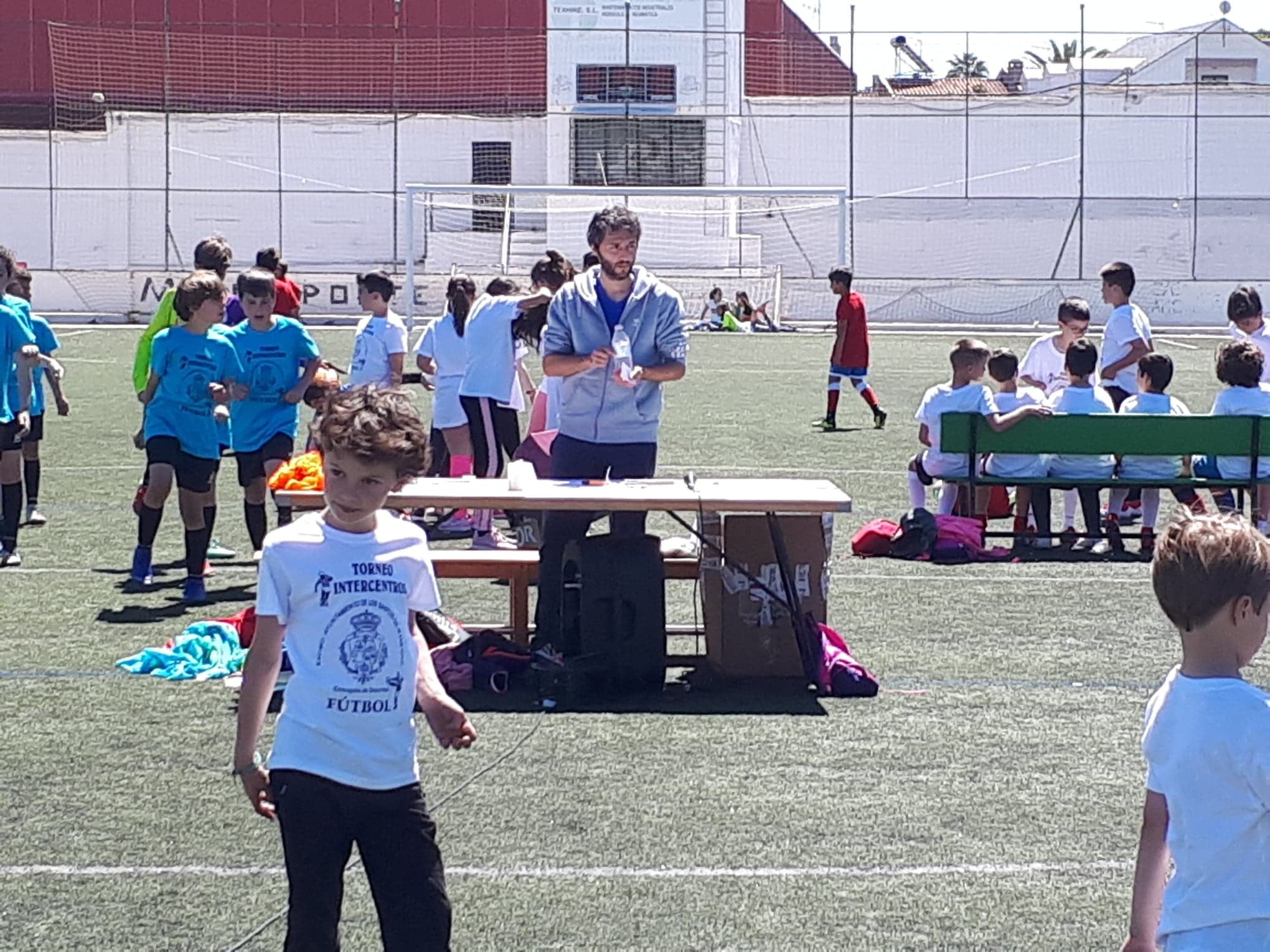 DESDE EL CENTRO DEL CAMPO TODO ORGANIZADO, HORARIOS PARTIDOS..... FOTO LOREN