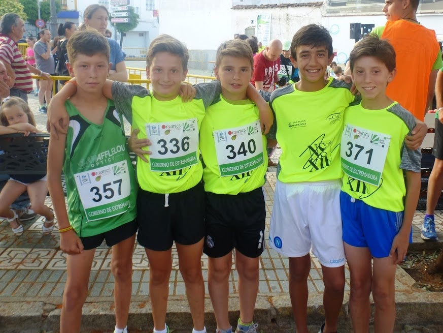 A partir de 12 años participan en la Nocturna Santeña desde pequeños con ganas de disfrutar, 
