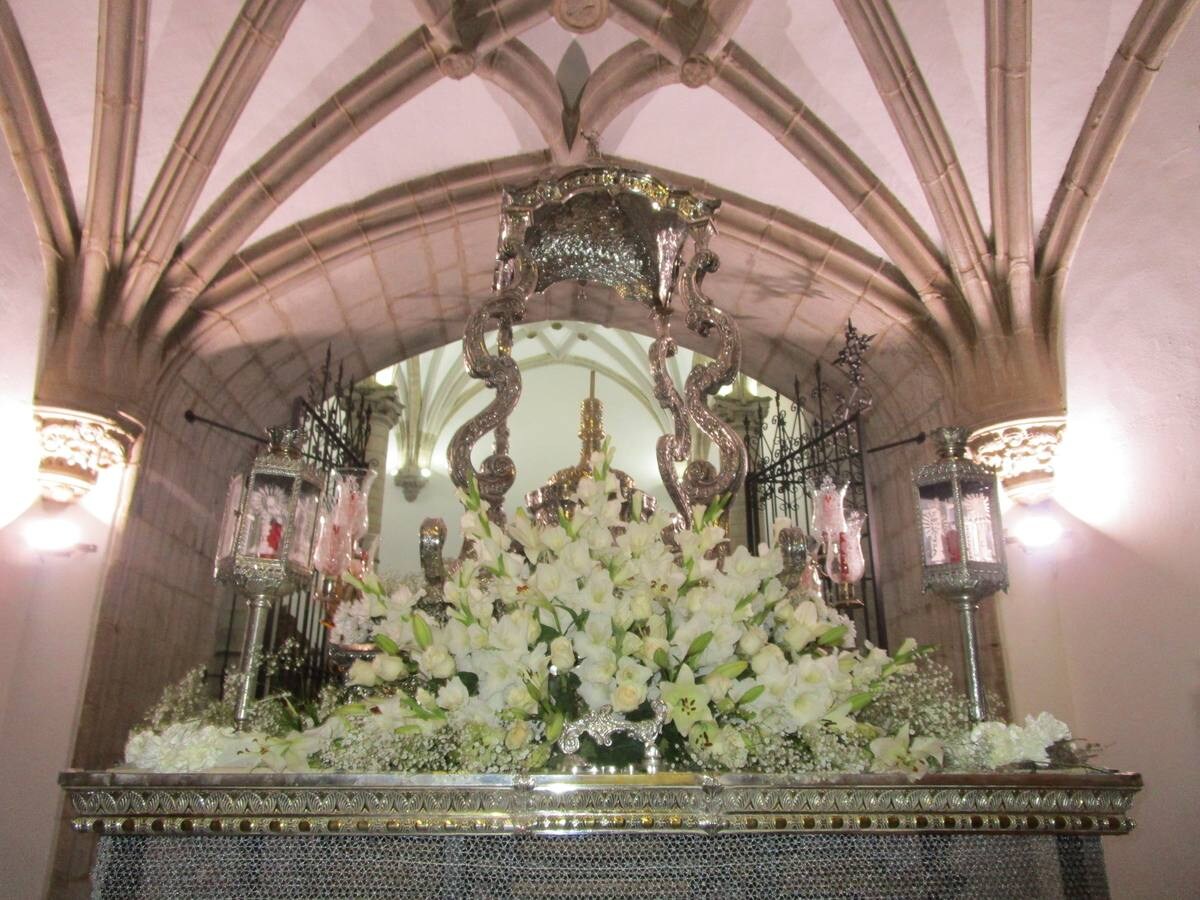 Paso preparado para la procesión 