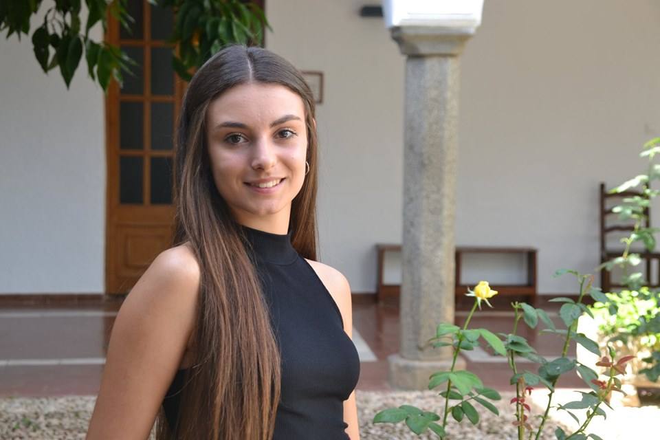 Elena 
