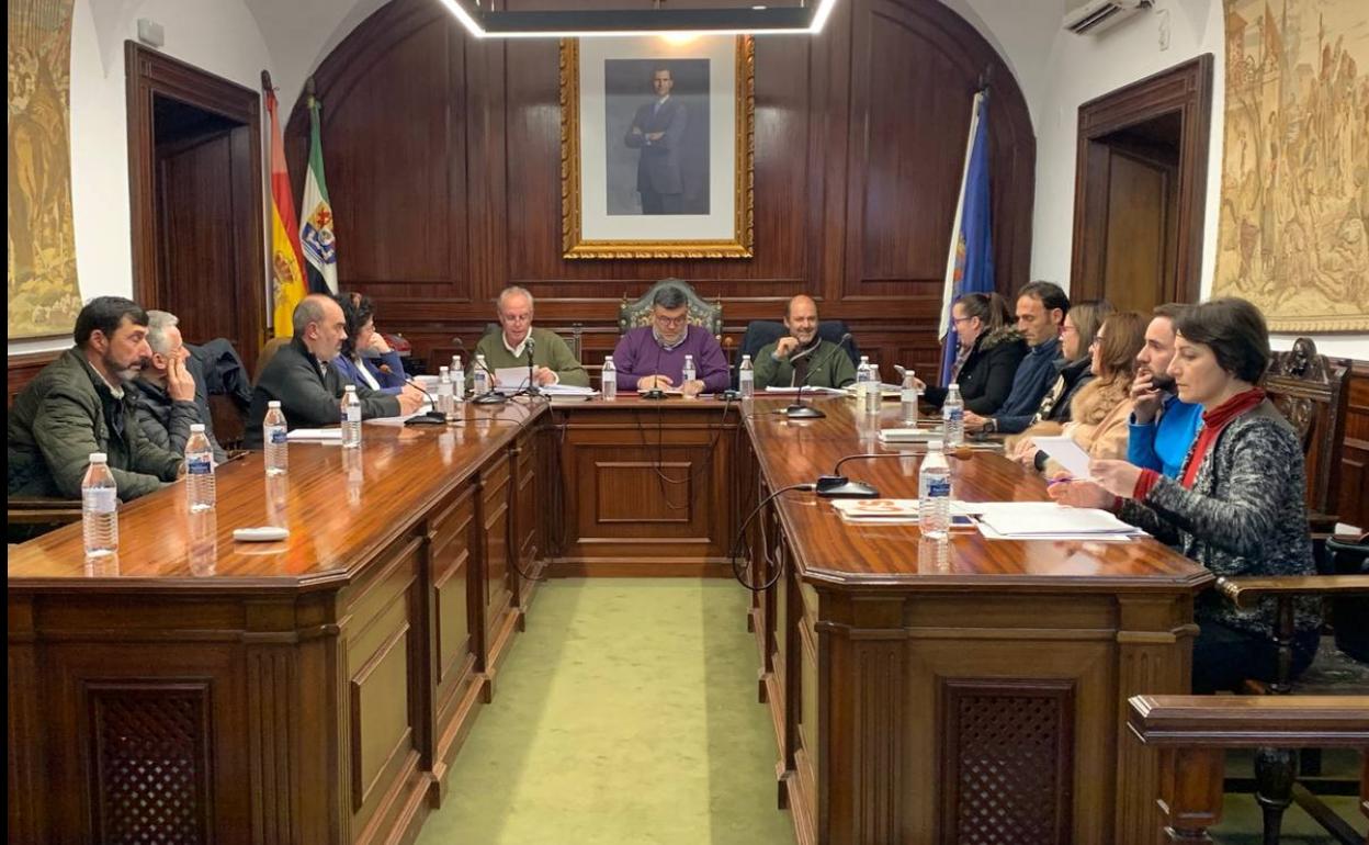 La corporación en el último Pleno Ordinario celebrado 