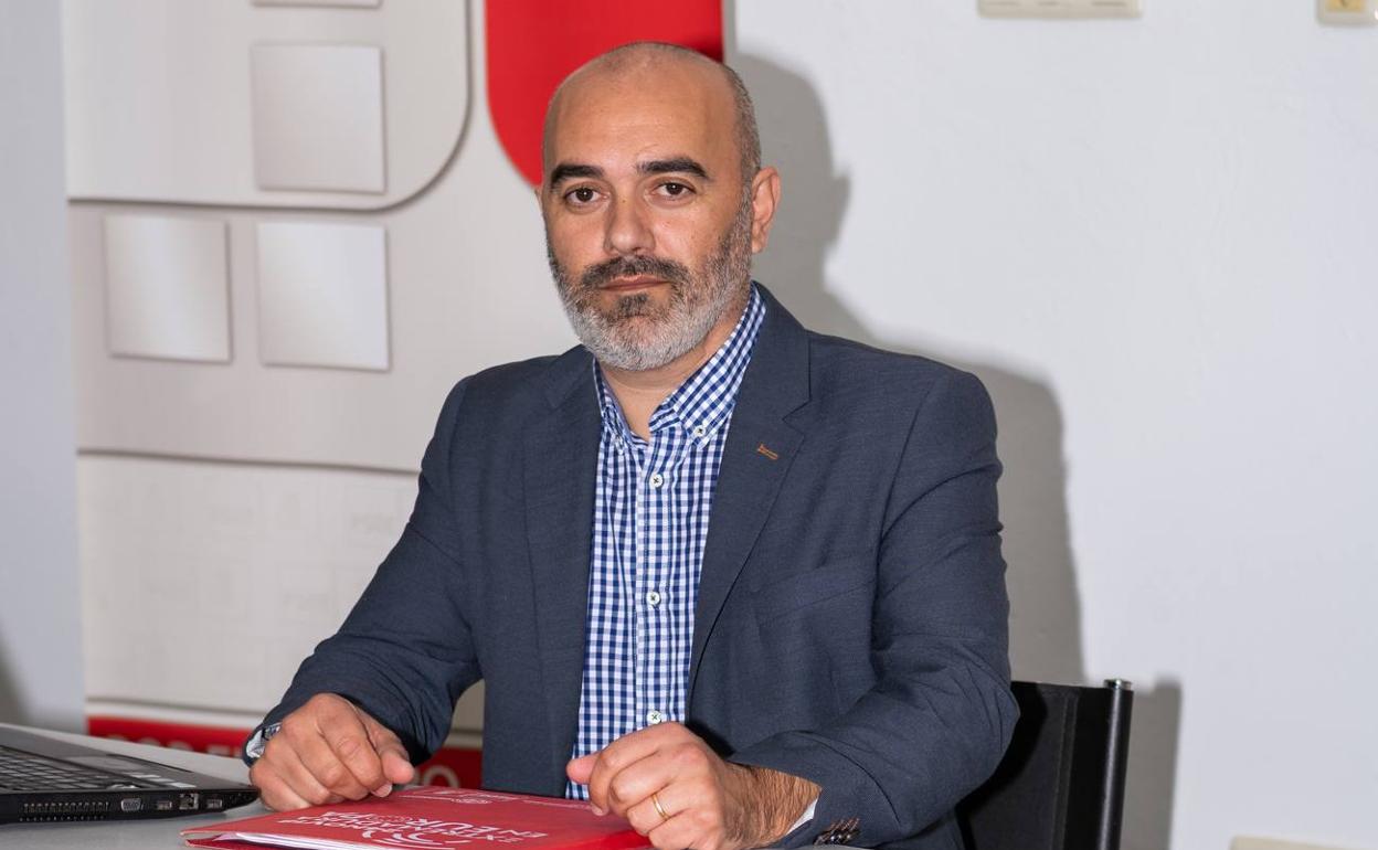 Juan Barrientois es el secretario general del PSOE local 