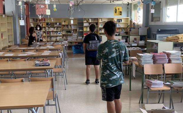 Recogida de los libros en el instituto 
