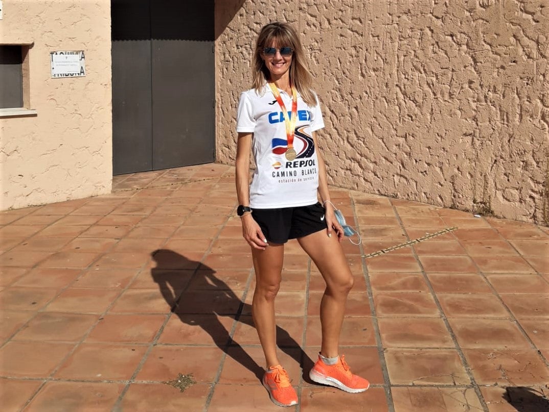  Una nueva medalla nacional colgada al cuello de la deportista santeña. 