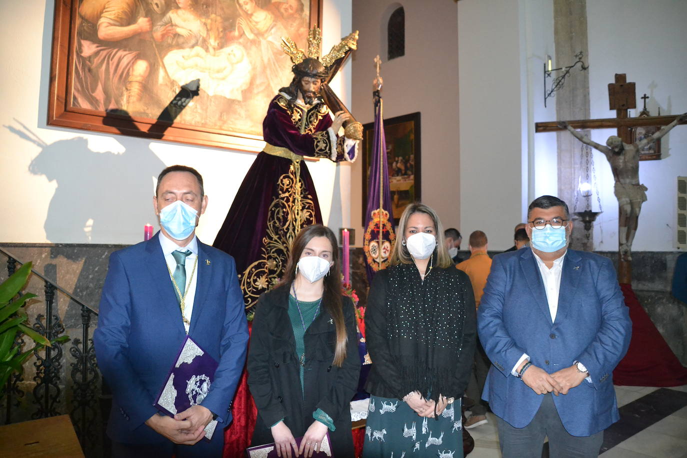 La Pregonera con su presentadora y el alcalde 