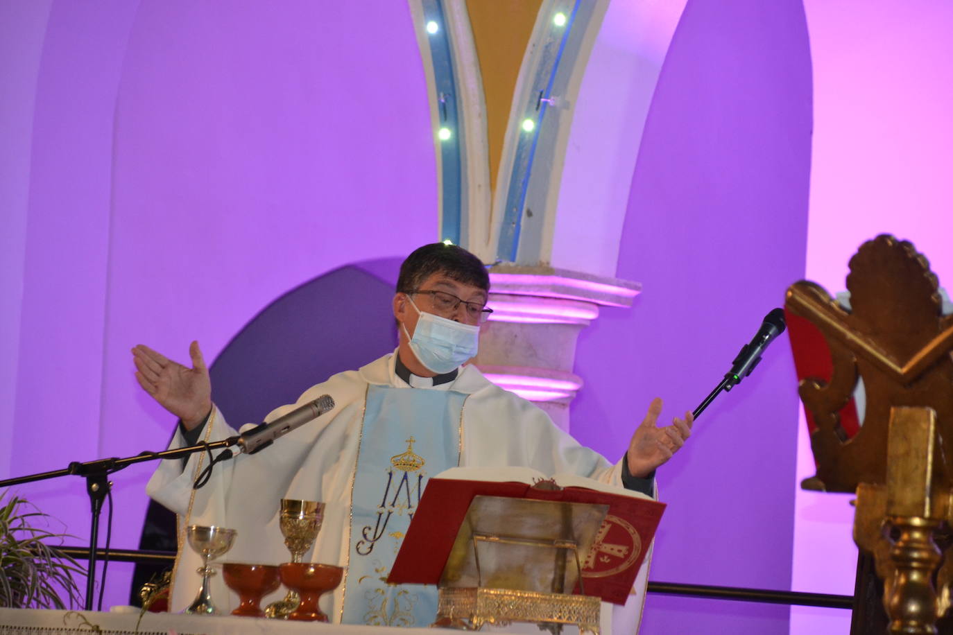 Don Leonardo ofició la misa solemne 