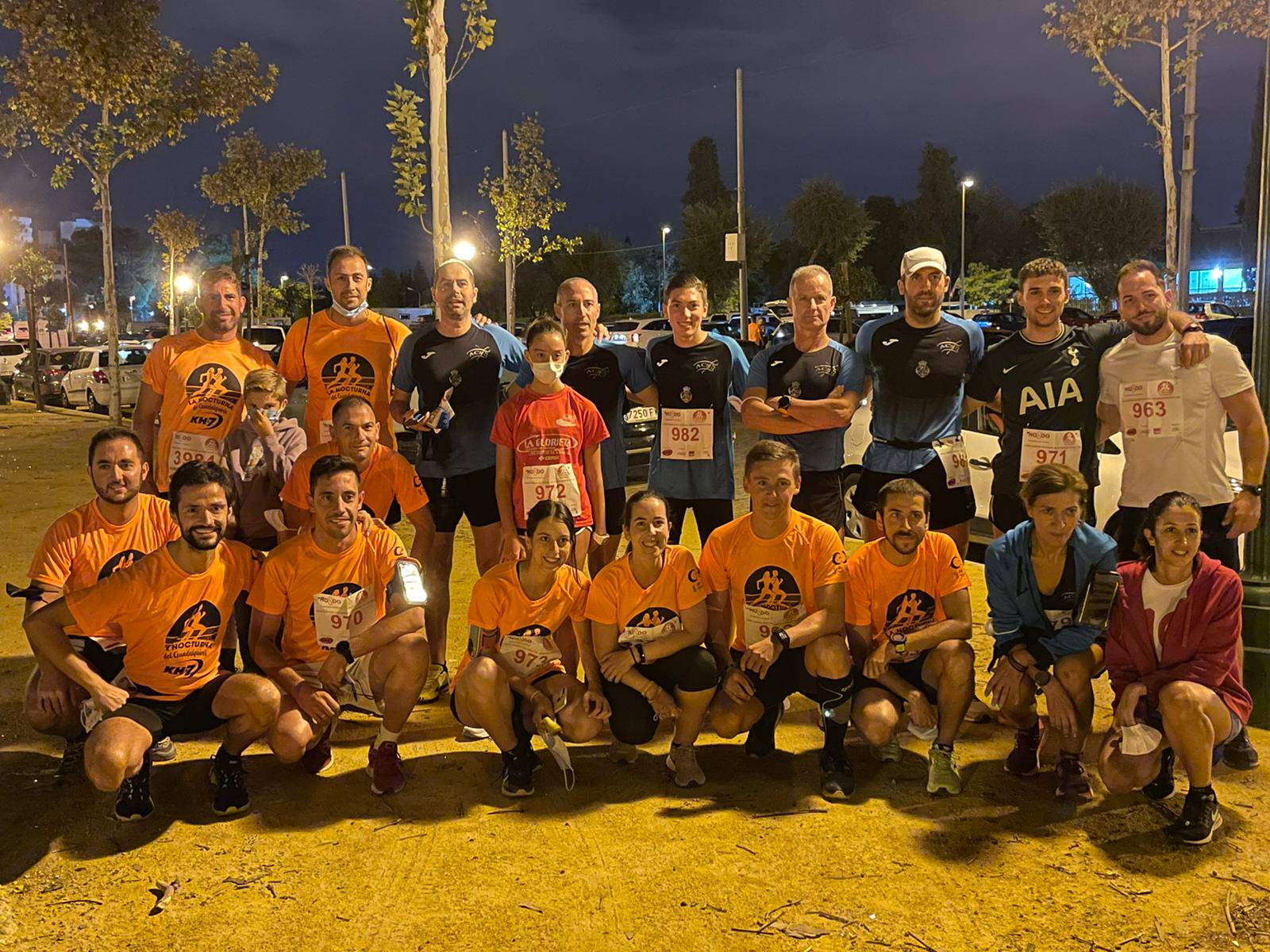 iInstantes antes del inicio de carrera, punto de encuentro para l@s santeñ@s asistentes a la Nocturna