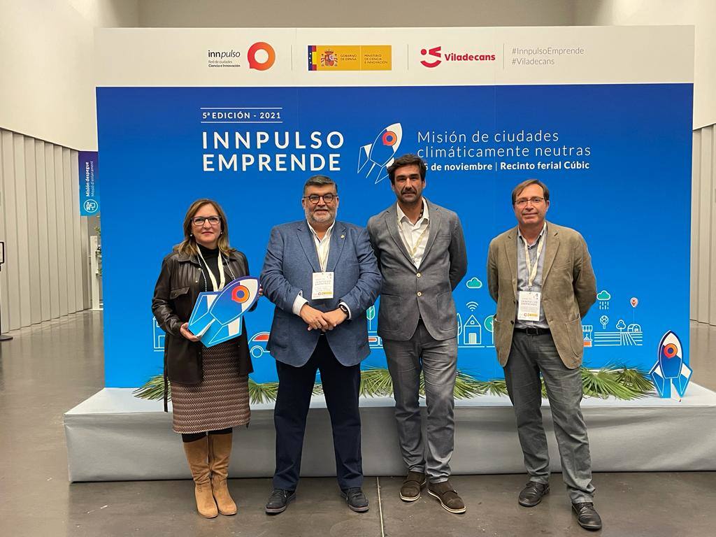 Representación del Ayuntamiento, la consultora y la Cooperativa 