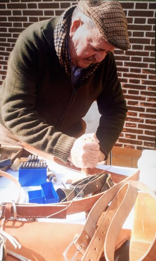 En una demostración de su arte en un Instituto de Ribera 