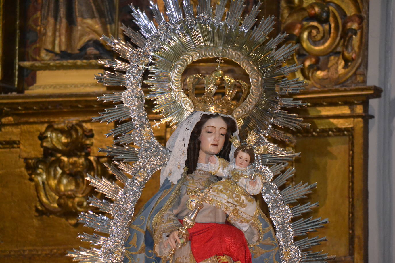 Imagen de la Virgen de la Estrella ya sin su corona rica 