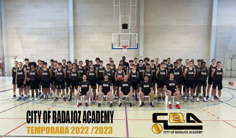 Alumnos de la academia de baloncesto CBA 