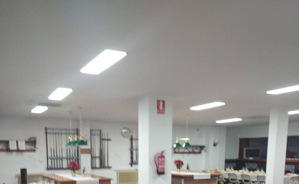 Interior del Hogar de Mayores de Los santos en la comida de Navidad 