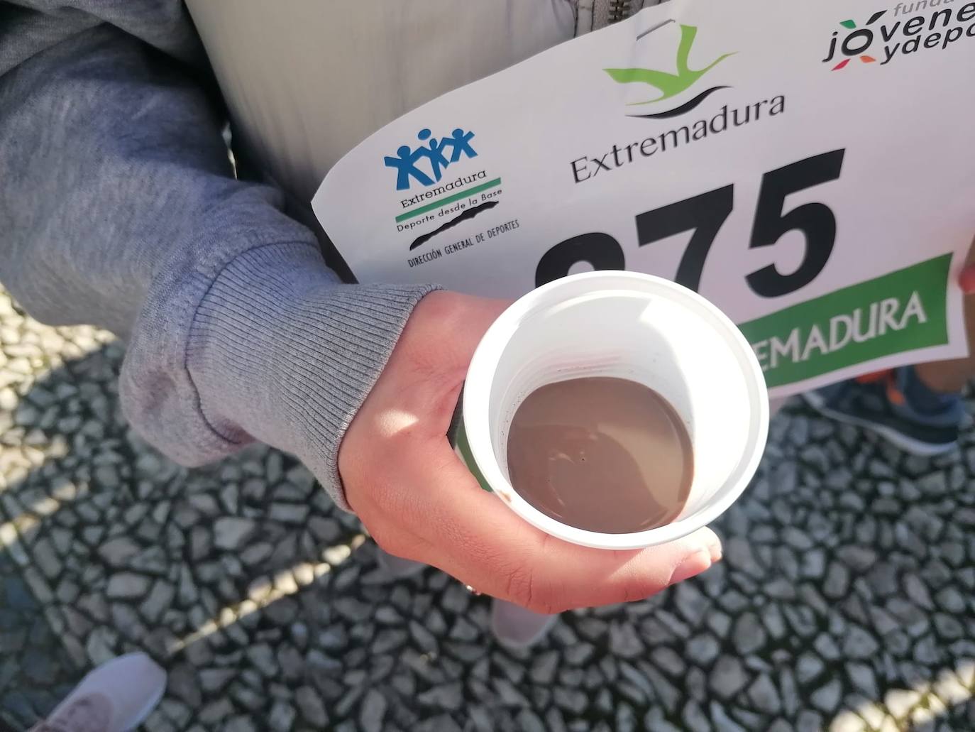 Chocolate caliente tras la Sansilvestre Santeña 