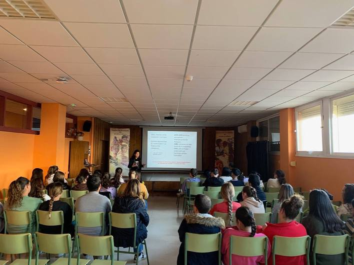 La Asociación Extremeña de Ayuda al Sáhara ha dado una charla en el instituto
