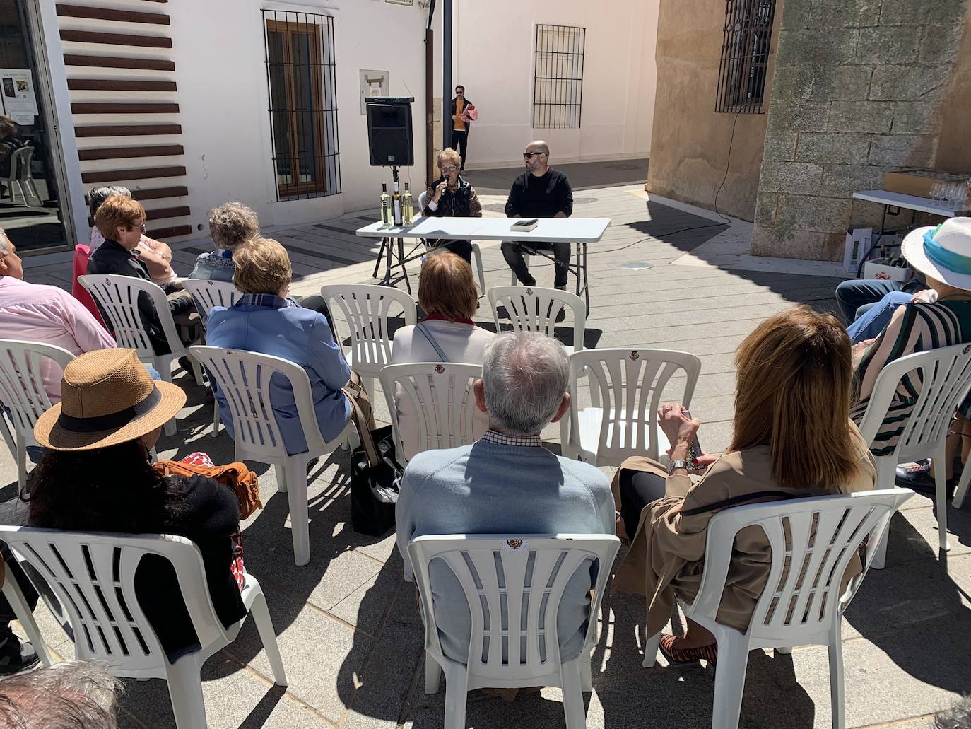 Presentación del primer libro de María Sánchez Mena