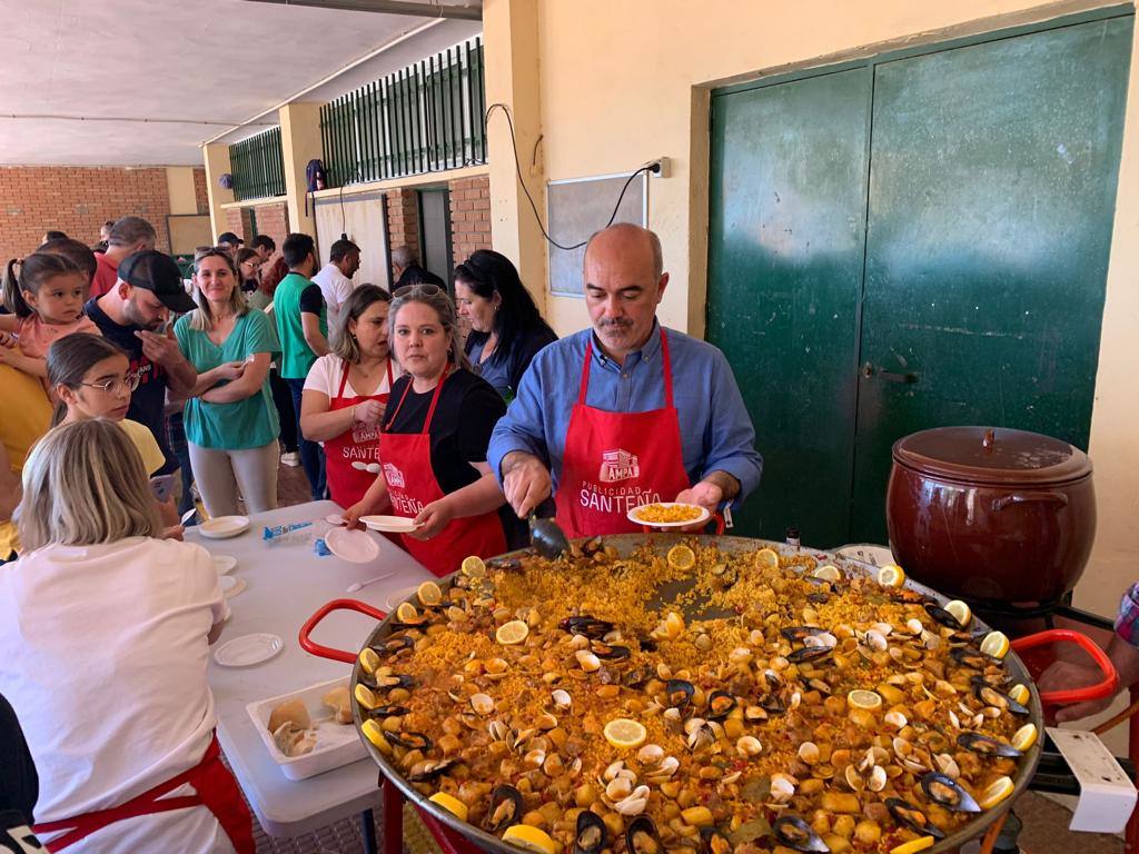 Gran paella en el Romero Muñoz por el Día del Centro