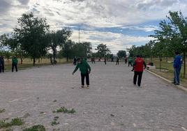 Jugando a la petanca
