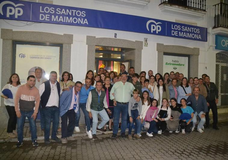 Manuel Lavado aumenta su poder municipal con 8 concejales y el PSOE se queda con 5