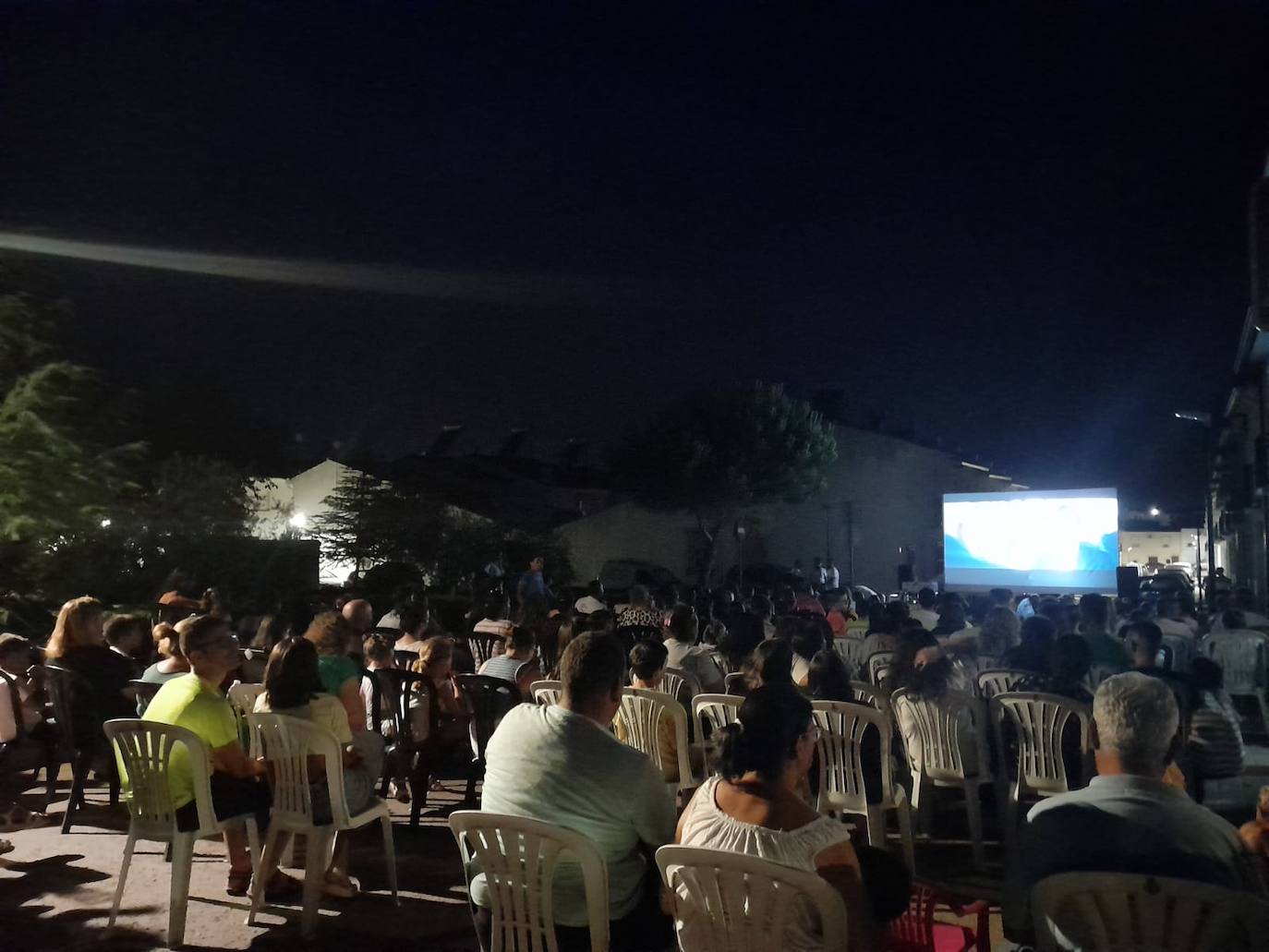 Espectadores de la última sesión del Cine de Verano