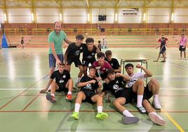 Equipo de Los Santos con su trofeo