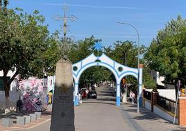 Arco en honor a la Virgen en el inicio del Camino