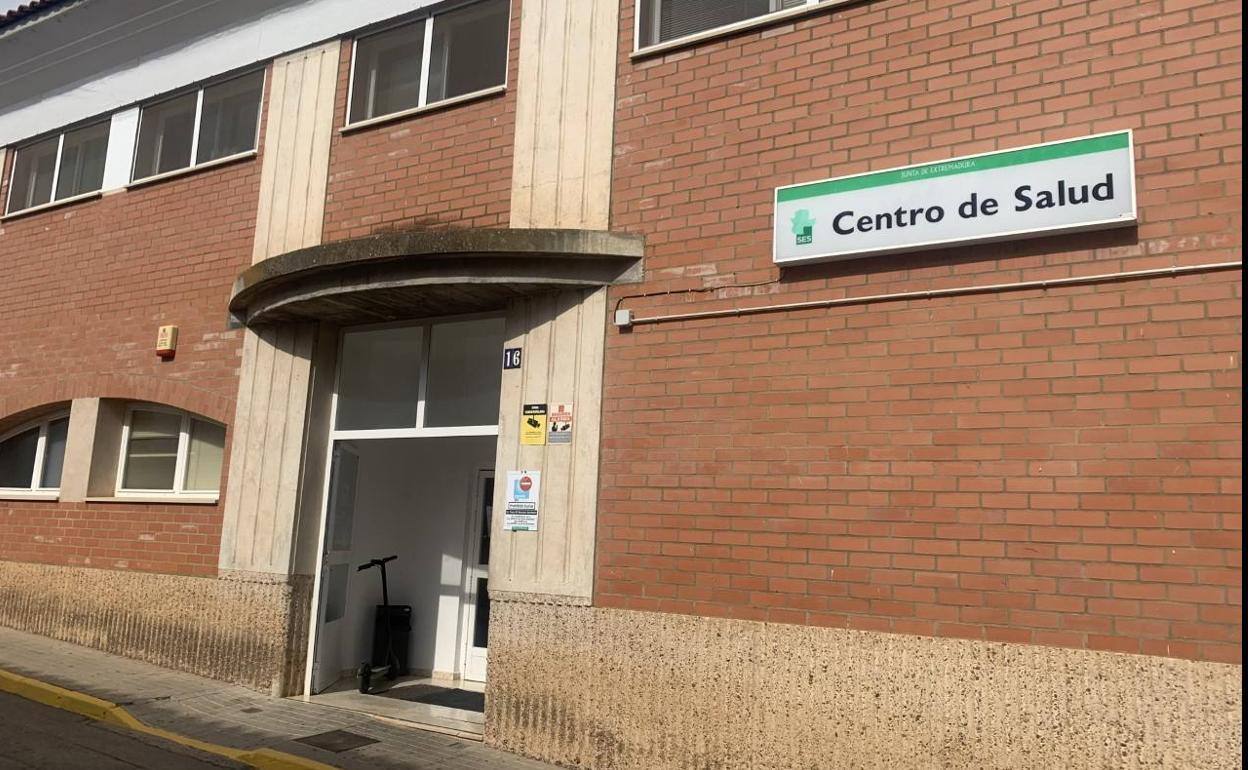 El Centro de Salud informa que a partir del próximo martes 24 también se vacunará del covid a los mayores de 60 años y personas de riesgo