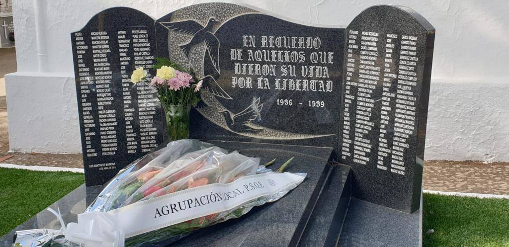 Tumba donde estan recofigos los fusilados en Los Santos durante la Guerra Civil