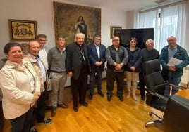 El Arzobispo con la delegación santeña