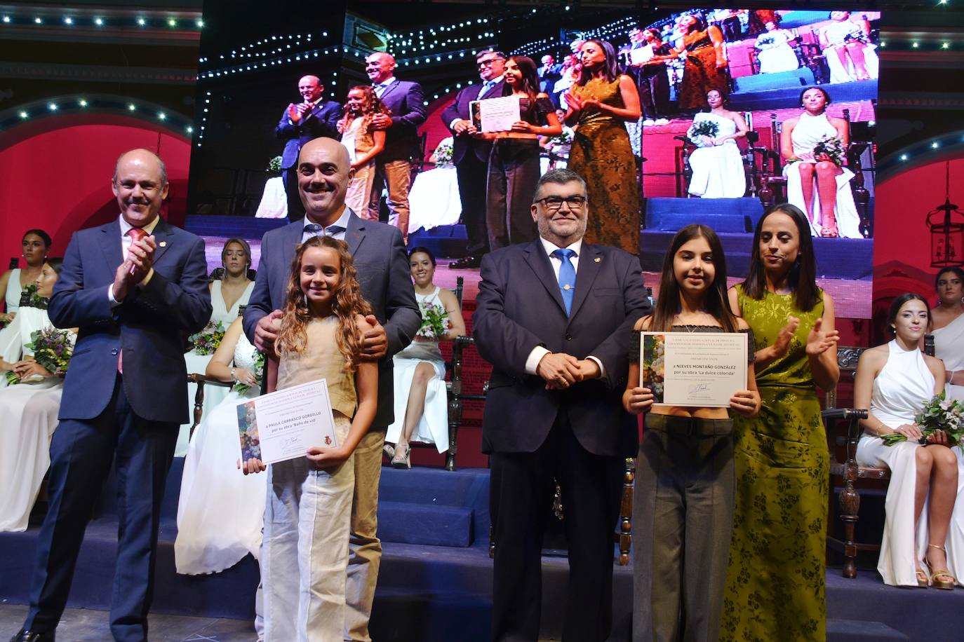 Las más pequeñas recibieron sus premios