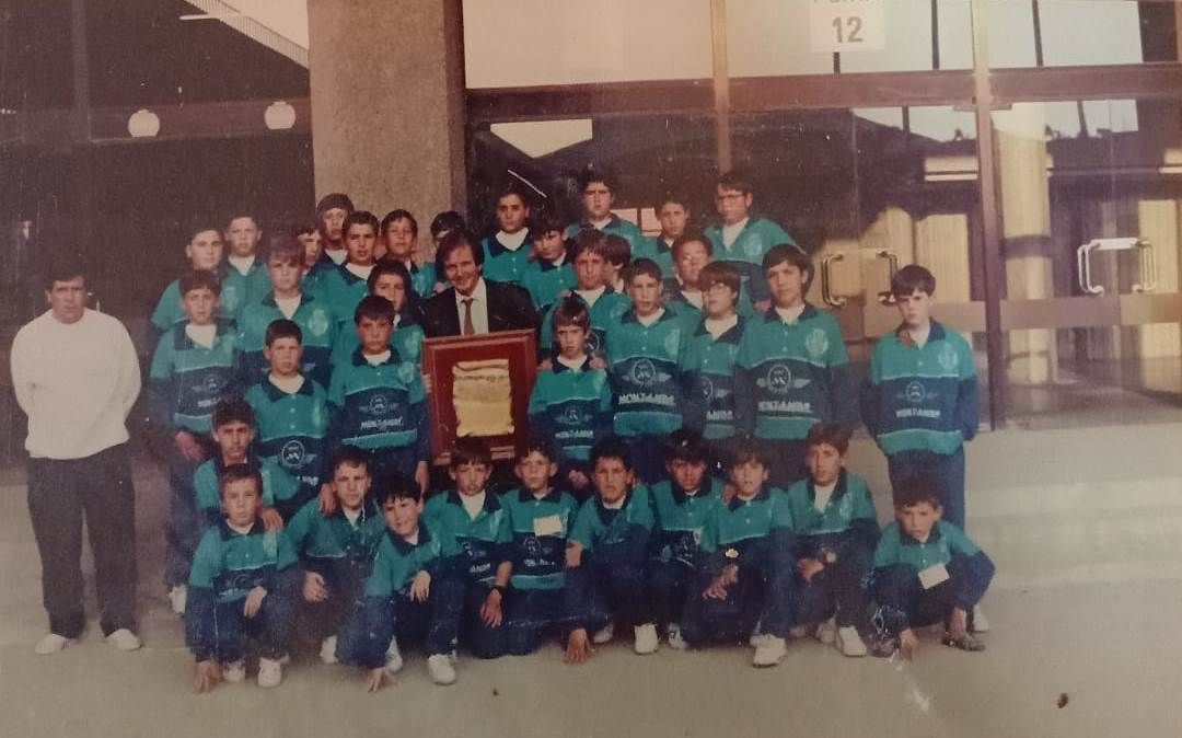 Entregaron un obsequio a su patrocinador Diego Hidalgo
