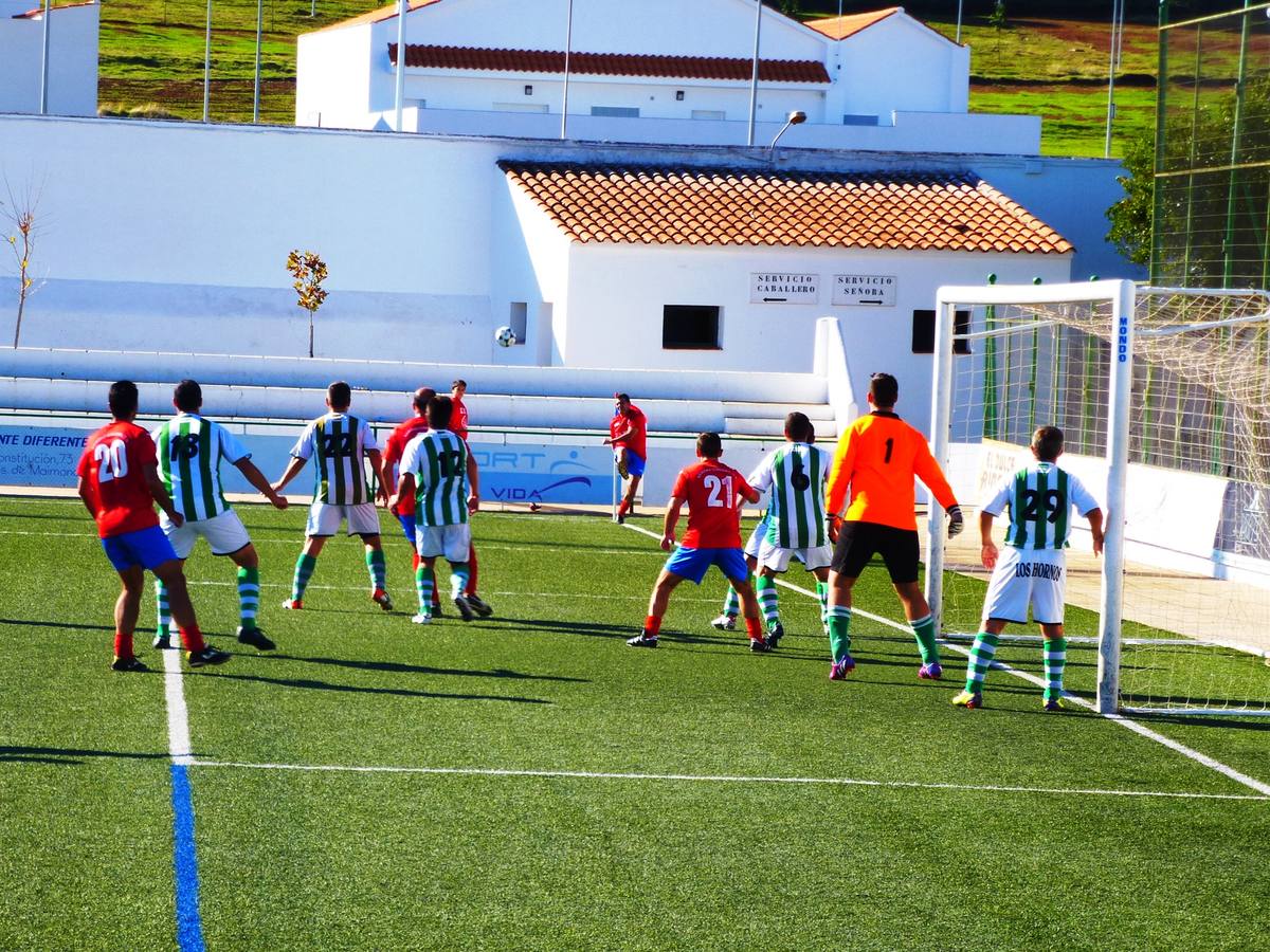 Los veteranos santeños en un partido de liga de esta temporada en el Cipriano Tinoco
