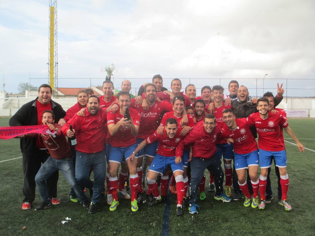 Equipo de la Estrella el pasado domingo celebrando el campeonato de liga