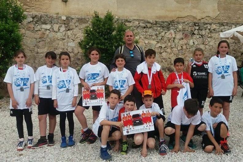 Integrantes de los equipos masculino y femnino de la EMD Los Santos en el "Día del Mini"