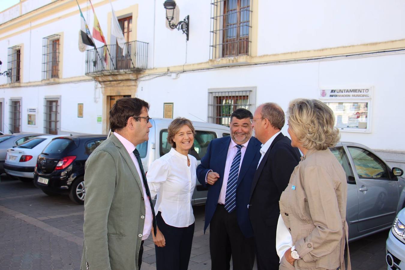 Llegada de la ministra a la puerta de Labratadores