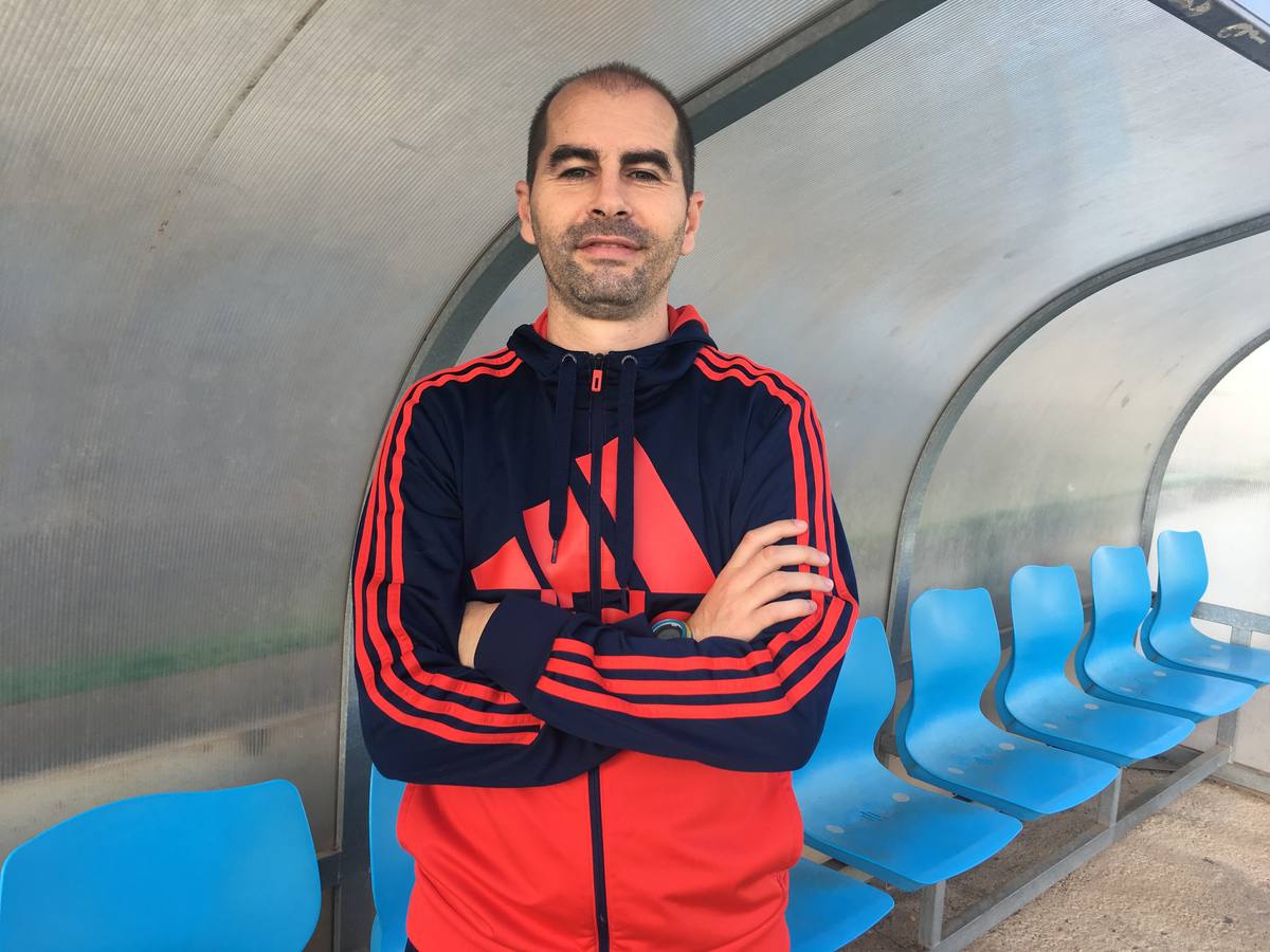 Loren Montaño nuevo entrenador 