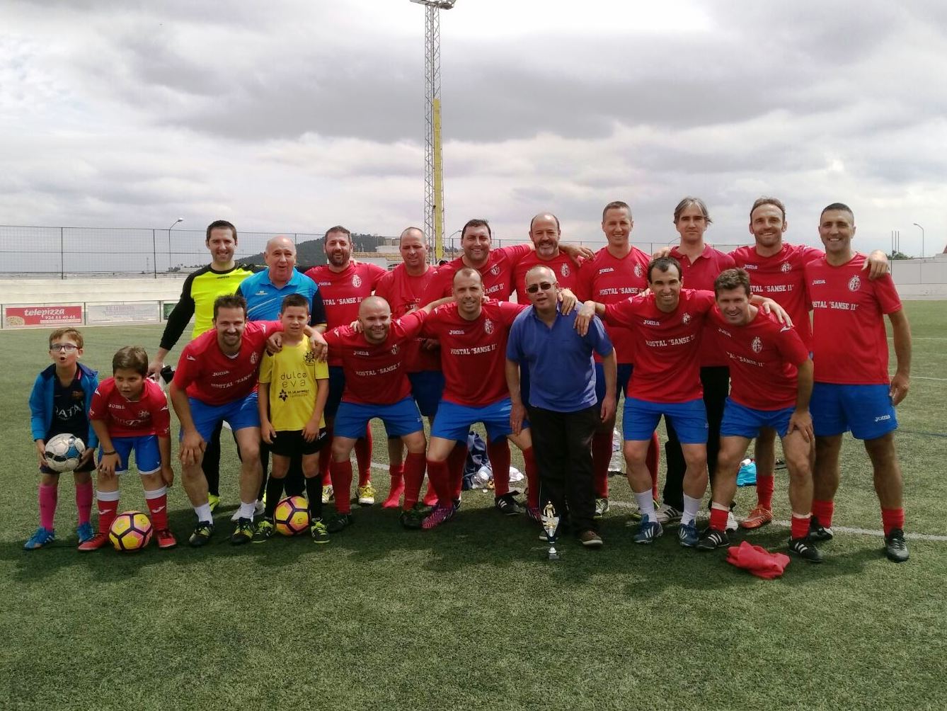 Los veteranos santeños celebran el doblete el pasado domingo