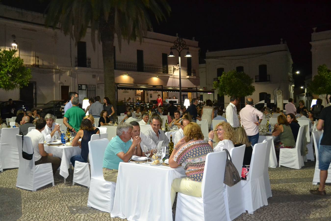 Una de las cenas maridajes en la Plaza de Espala 