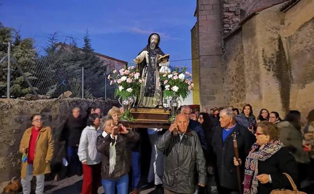 Imagen principal - Procesión y bendición de los animales 