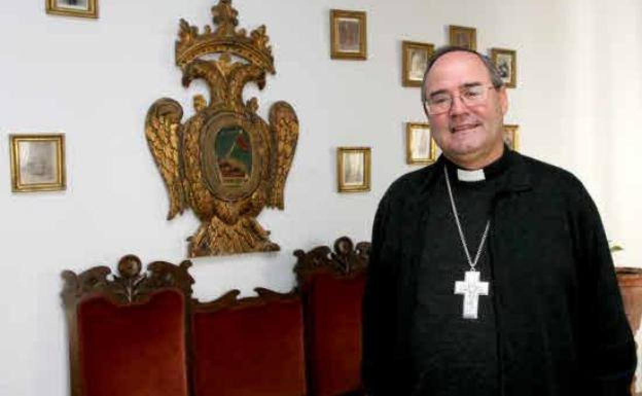 Francisco Cerro Chaves, fotografiado en el palacio episcopal de Cáceres a finales de 2009. 