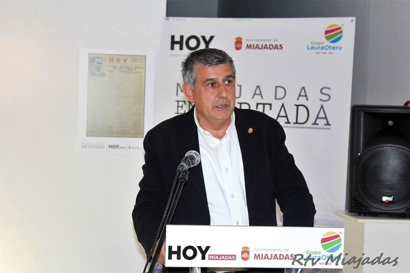 Exposición de portadas de HOY y de HOY Miajadas en el Palacio Obispo Solís en la que se repasan los acontecimientos más destacados de la localidad y que tuvieron su espacio en el periódico