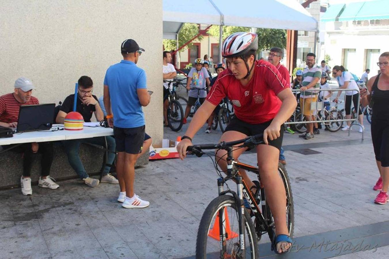 Del 10 al 12 de agosto se han celebrado en Miajadas las fiestas locales, que han llenado de color y diversión las calles de la localidad. Actividades para todos los públicos, música y un gran ambiente del que han disfrutado los vecinos de la localidad.